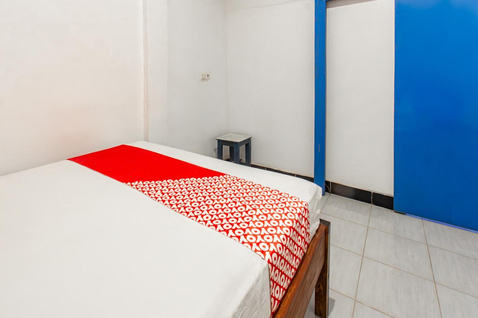 Oyo 93359 Kawi Homestay Praya Esterno foto