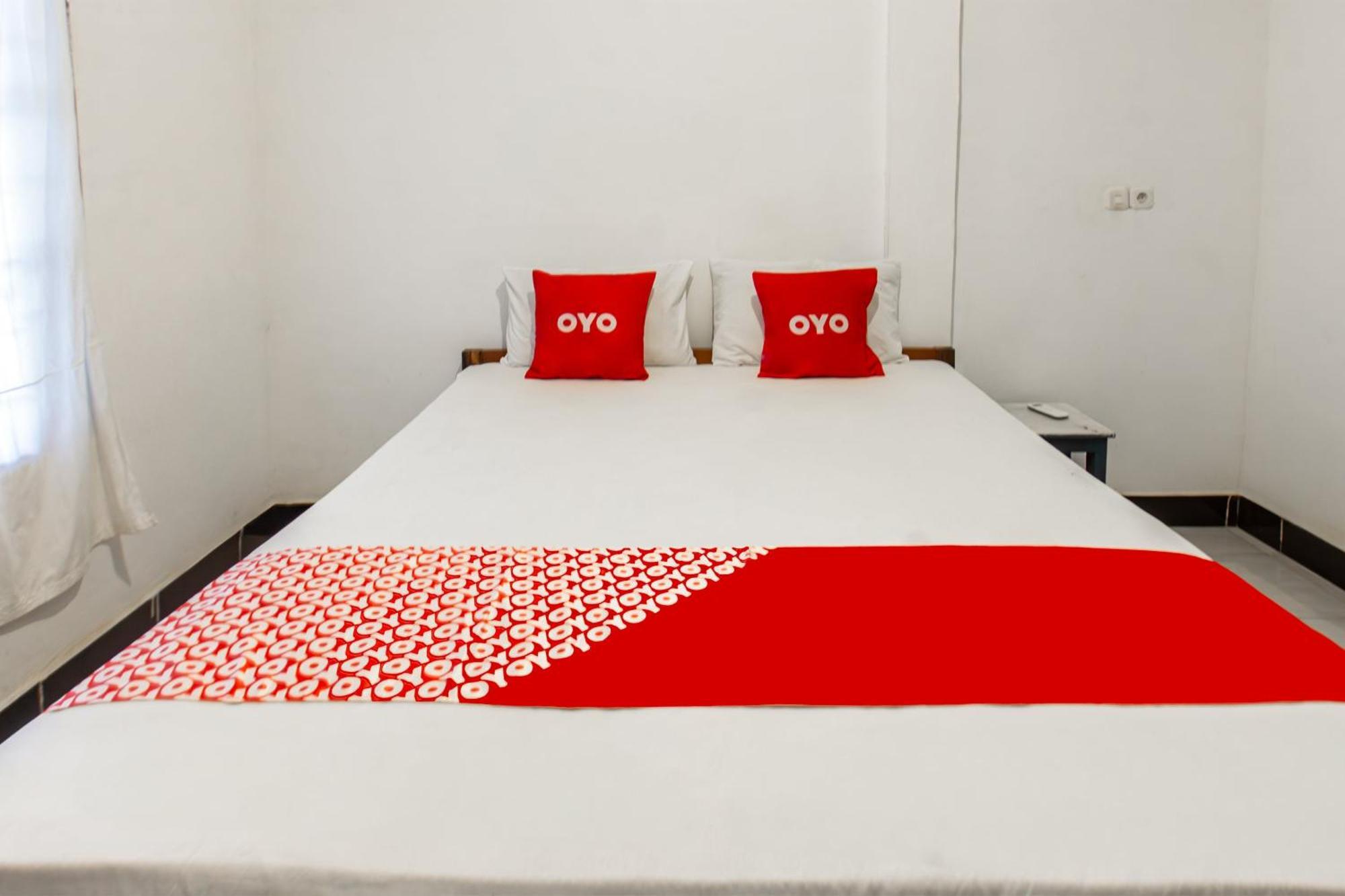 Oyo 93359 Kawi Homestay Praya Esterno foto