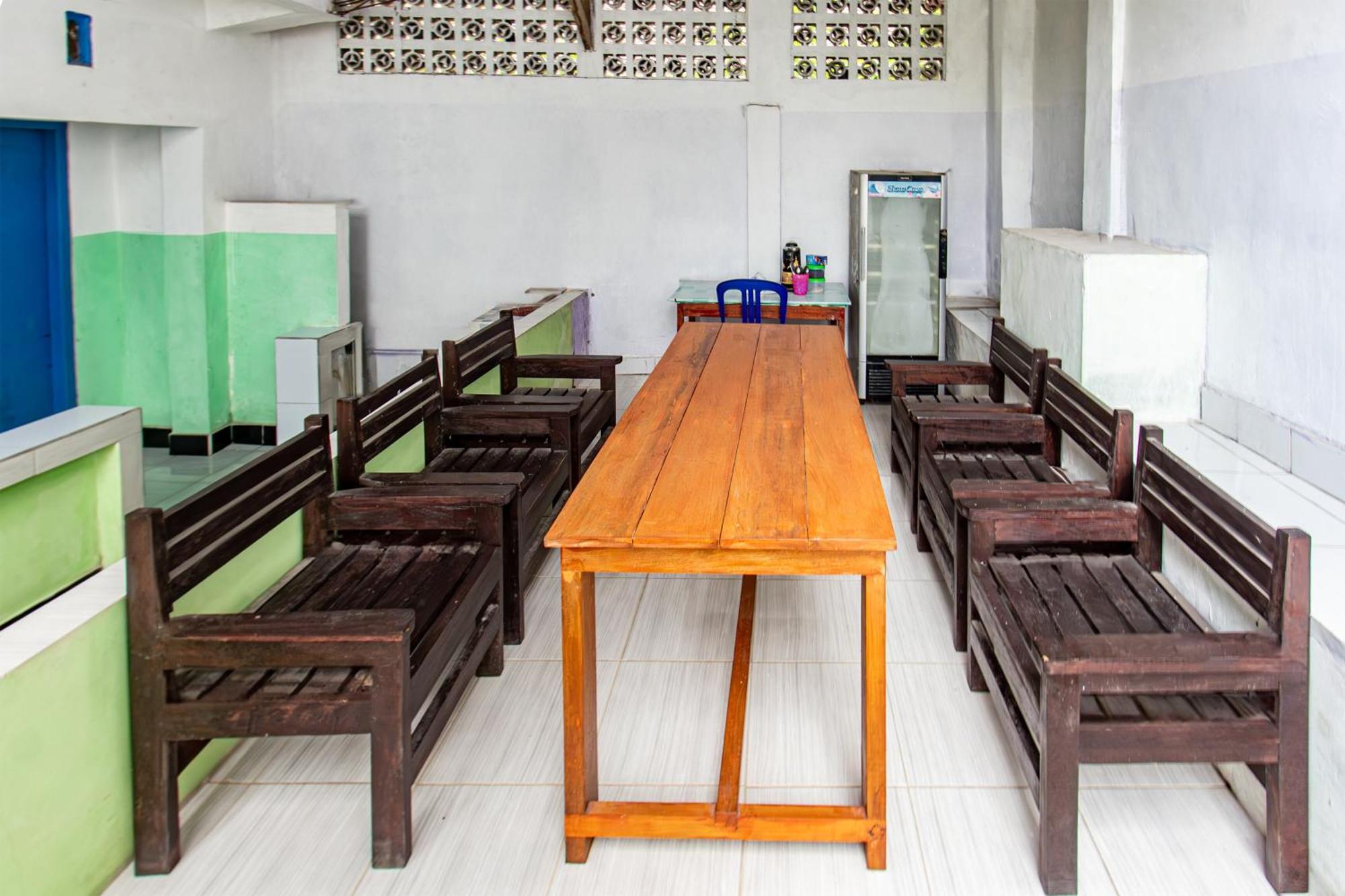 Oyo 93359 Kawi Homestay Praya Esterno foto